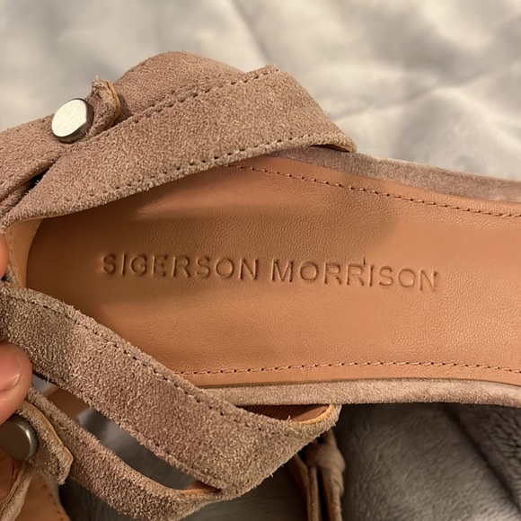 Summer clean out!  Sigerson Morrison Size 8 1/2 dusty pink suede heels - Picture 3 of 6